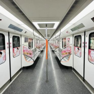 喝白桃啤 走桃花运 华莱士春日限定 “粉嫩”上新