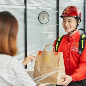 麦当劳人气猫窝回归，麦乐送外送到家场景再升级