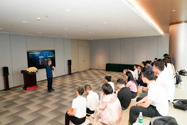 1.webp.jpg 1.webp.jpg