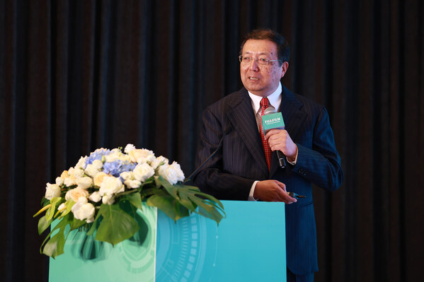 谢长生教授发表演讲