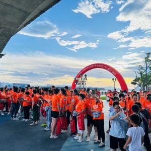 国寿福州分公司举办健步走公益活动暨客户节活动