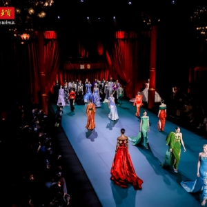 加多宝闪耀巴黎时尚舞台 以凉茶文化助力中华文化传播