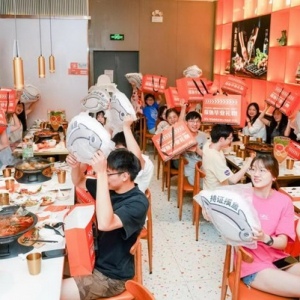 毕业季餐饮营销新玩法 探鱼比了个耶活动引爆年轻消费群体