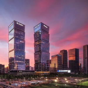 青岛美高梅华府酒店盛大启幕，山海云端的当代中国府邸体验