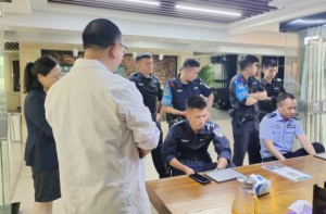 保险公司开展民辅警健康关爱活动提供免费心梗检测服务