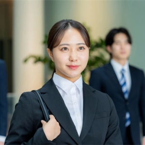 职场新人必备护肤指南：通勤防护到办公保湿全方位守护