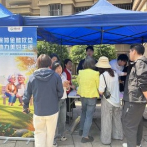 八段锦进社区：防非宣传与全民健身共筑和谐家园