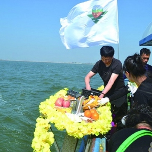 专业骨灰海撒服务30年，生态安葬回归自然文明新选择