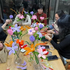 中国人寿寿险台江支公司：以扭扭棒插花之名，共绘服务新画卷